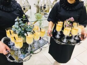 مضيفات ضيافة فلبينيات في الكويت لتنظيم الضيافة واستقبال الضيوف في المناسبات